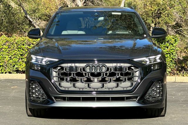 2024 Audi SQ8 4D Sport Utility 3