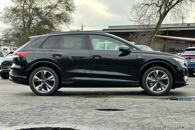 2024 Audi Q4 e-tron Premium Plus 4D Sport Utility 4