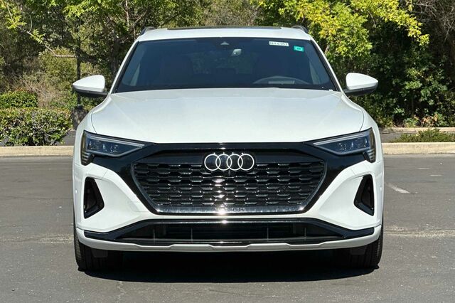 2024 Audi Q8 e-tron Prestige 4D Sport Utility 3