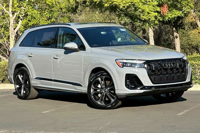 2025 Audi Q7 4D Sport Utility 2