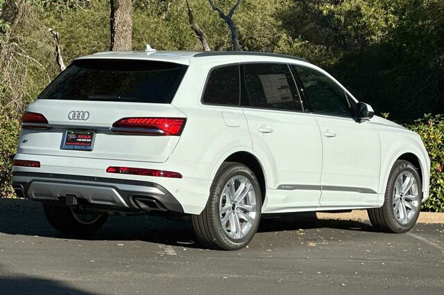 2025 Audi Q7 55 Premium Plus 4D Sport Utility 5