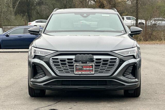 2024 Audi Q8 e-tron Prestige 4D Sport Utility 3