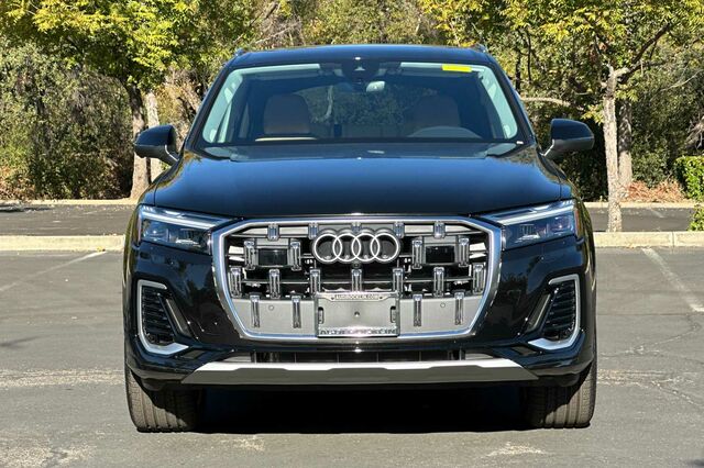 2025 Audi Q7 45 Premium Plus 4D Sport Utility 3