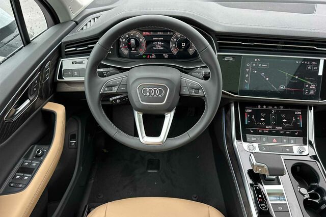 2025 Audi Q7 55 Premium Plus 4D Sport Utility 12