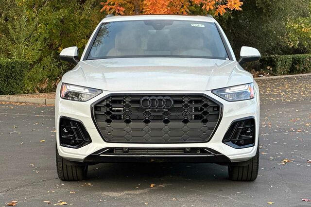 2025 Audi Q5 e 55 Premium Plus 4D Sport Utility 3