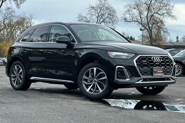 2025 Audi Q5 45 S line Premium Plus 4D Sport Utility 2