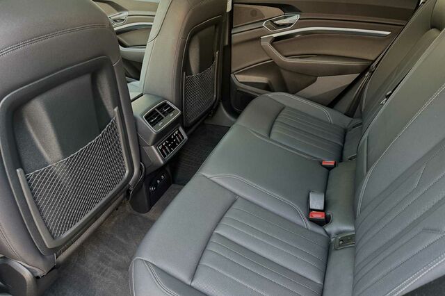 2022 Audi e-tron Sportback S line Premium Plus 4D Sport Utility 14