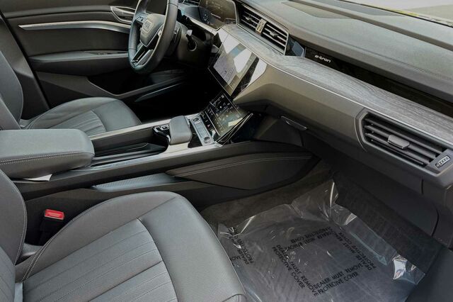 2022 Audi e-tron Sportback S line Premium Plus 4D Sport Utility 19
