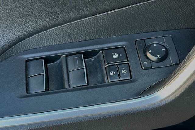 2019 Toyota RAV4 Hybrid XSE 4D Sport Utility 12