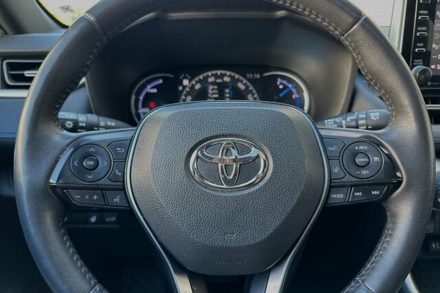 2019 Toyota RAV4 Hybrid XSE 4D Sport Utility 28