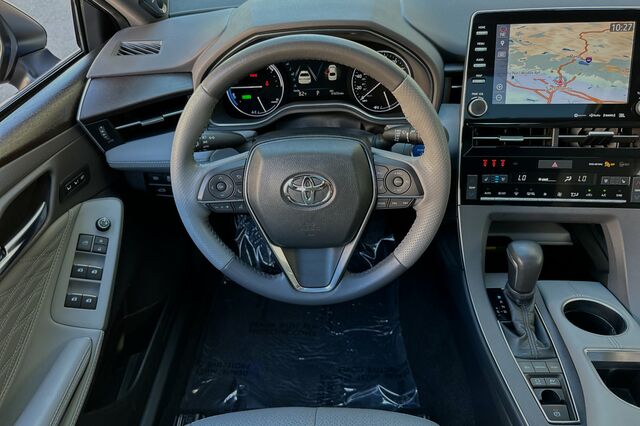2020 Toyota Avalon Hybrid Limited 4D Sedan 17