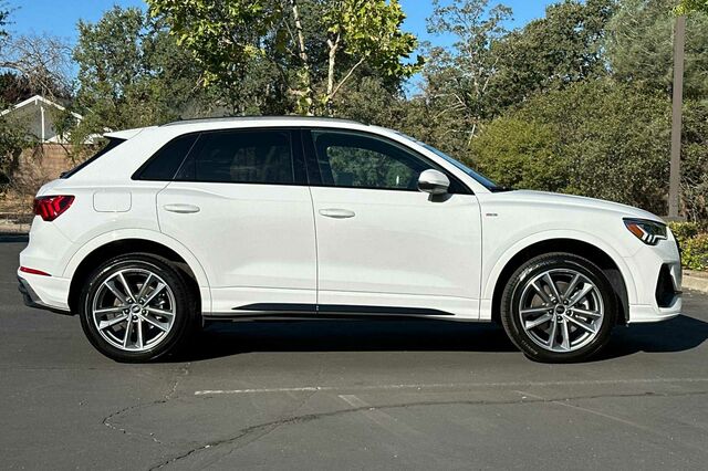 2024 Audi Q3 Premium Plus 4D Sport Utility 3