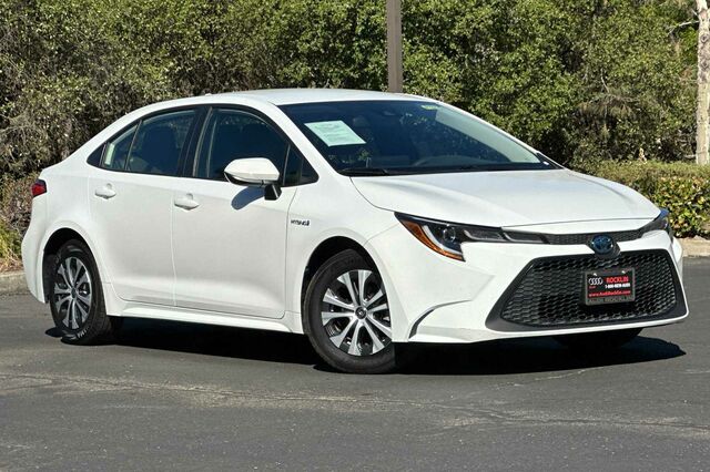 2021 Toyota Corolla Hybrid LE 4D Sedan 2