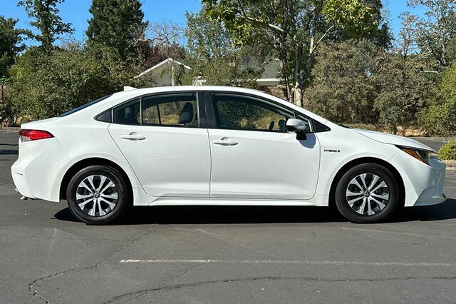 2021 Toyota Corolla Hybrid LE 4D Sedan 3