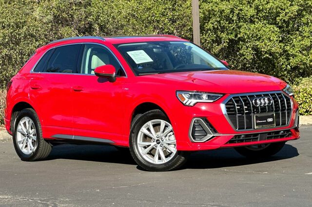 2022 Audi Q3 Premium Plus 4D Sport Utility 2