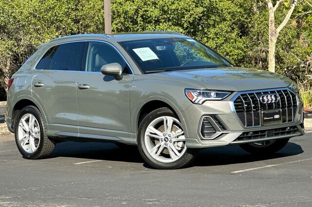 2024 Audi Q3 Premium 4D Sport Utility 2