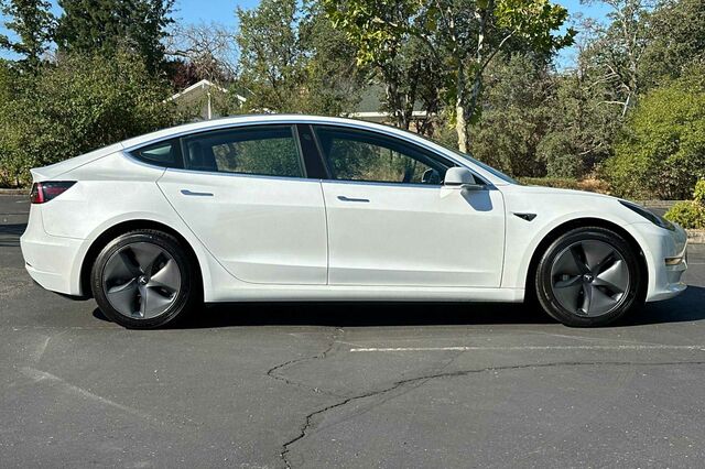 2020 Tesla Model 3 Long Range 4D Sedan 3