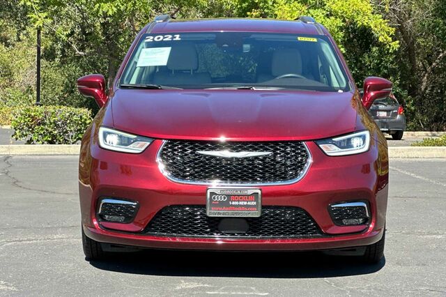 2021 Chrysler Pacifica Hybrid Touring L 4D Passenger Van 9