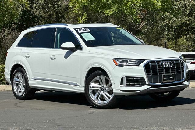 2022 Audi Q7 45 Premium Plus 4D Sport Utility 2