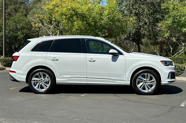 2022 Audi Q7 45 Premium Plus 4D Sport Utility 3