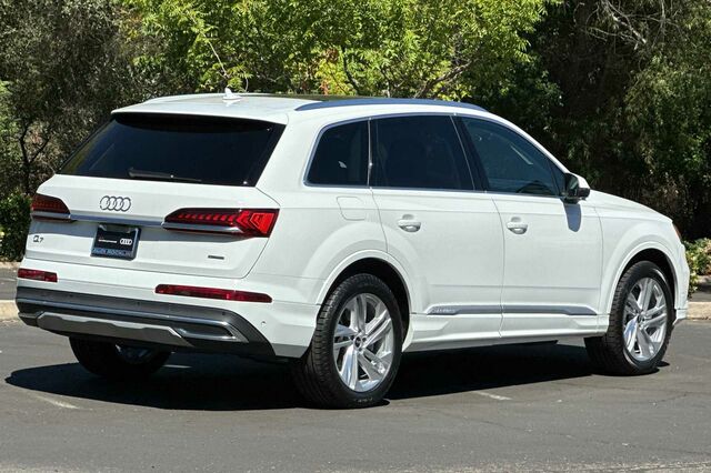 2022 Audi Q7 45 Premium Plus 4D Sport Utility 4