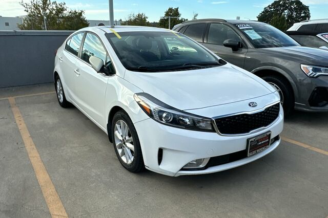 2017 Kia Forte S 4D Sedan 2