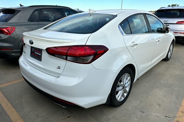 2017 Kia Forte S 4D Sedan 3