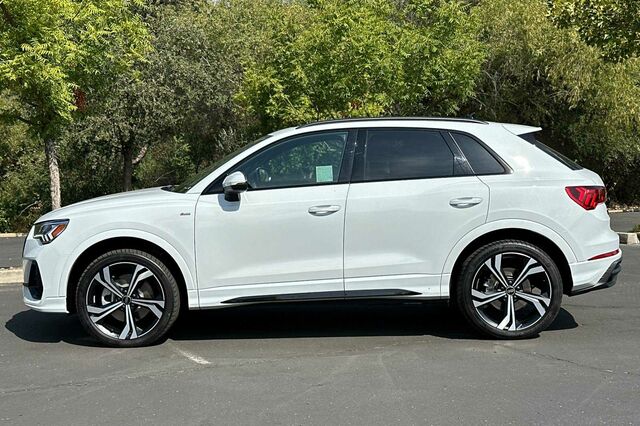 2024 Audi Q3 Premium Plus 4D Sport Utility 7