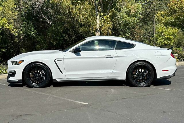 2017 Ford Mustang Shelby GT350 2D Coupe 7