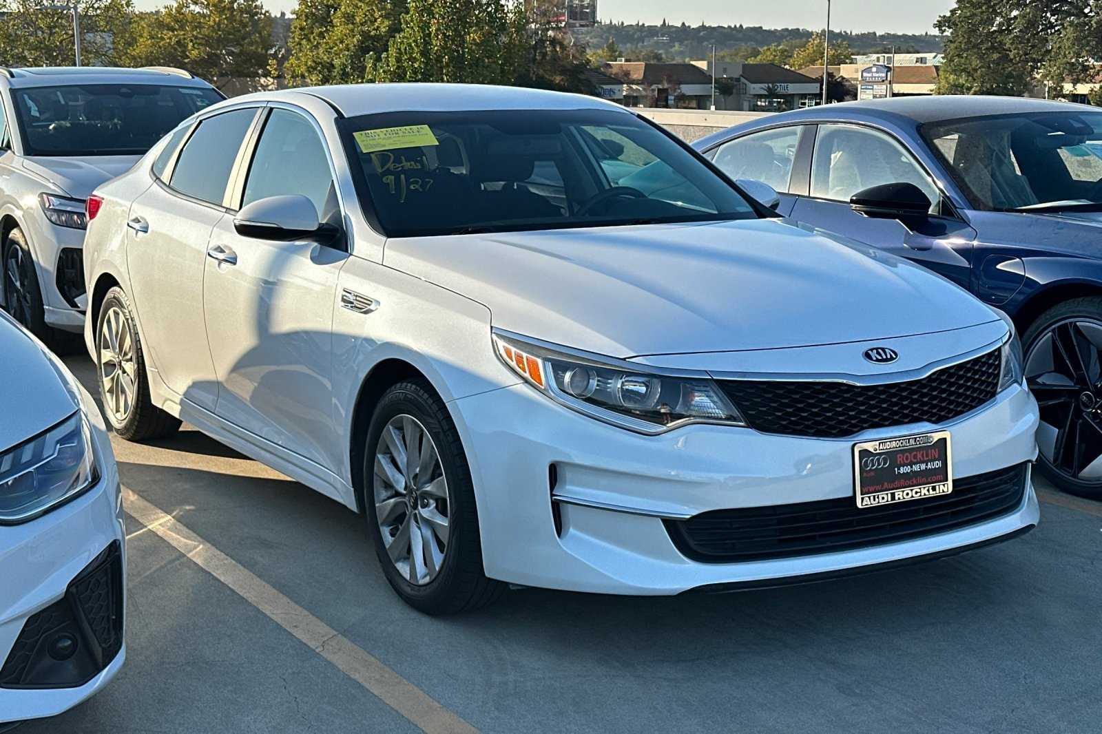 2016 Kia Optima LX 4D Sedan 2