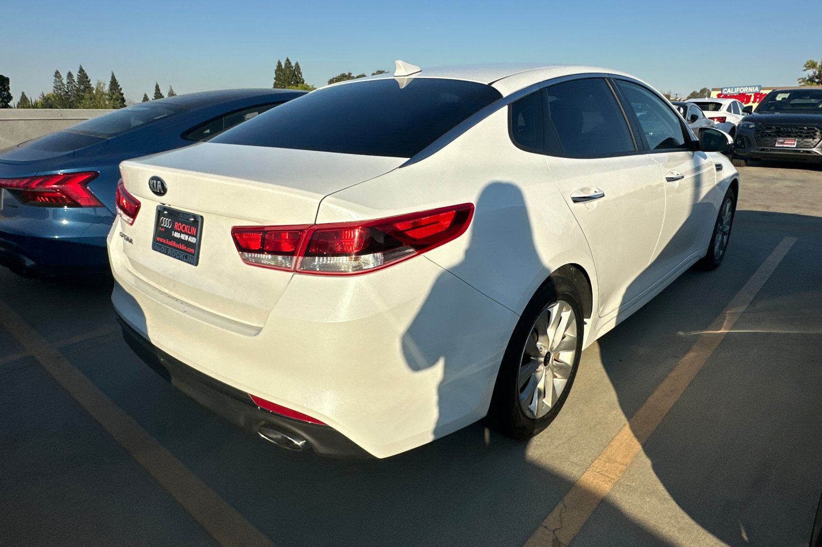 2016 Kia Optima LX 4D Sedan 3