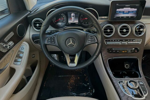 2019 Mercedes-Benz GLC GLC 300 4D Sport Utility 17