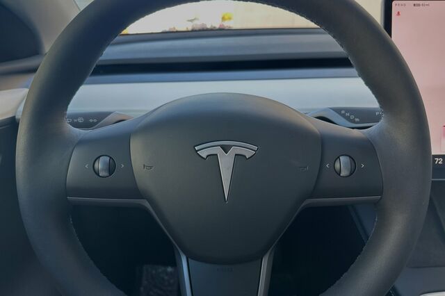 2024 Tesla Model Y Long Range 4D Sport Utility 29