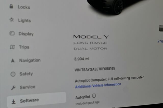 2024 Tesla Model Y Long Range 4D Sport Utility 32