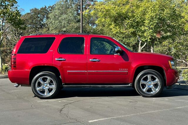 2014 Chevrolet Tahoe LTZ 4D Sport Utility 3