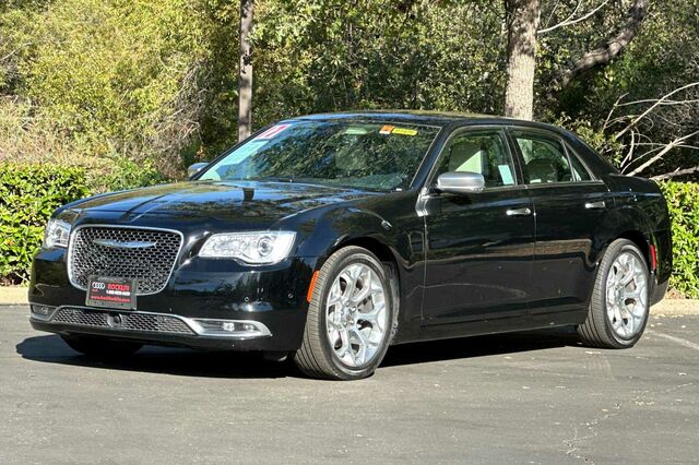 2017 Chrysler 300C Platinum 4D Sedan 8