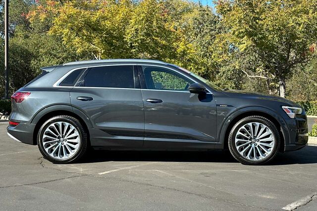 2019 Audi e-tron Prestige 4D Sport Utility 3