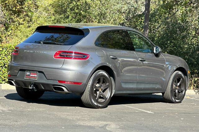 2018 Porsche Macan Base 4D Sport Utility 4