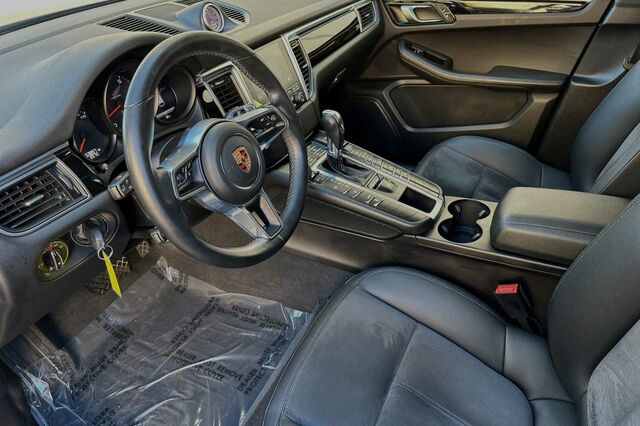 2018 Porsche Macan Base 4D Sport Utility 10