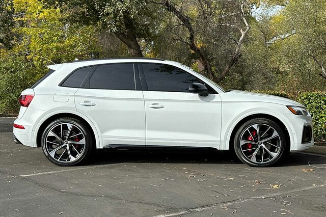 2023 Audi SQ5 Prestige 4D Sport Utility 3