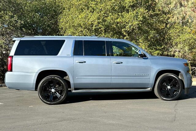 2015 Chevrolet Suburban LTZ 4D Sport Utility 3