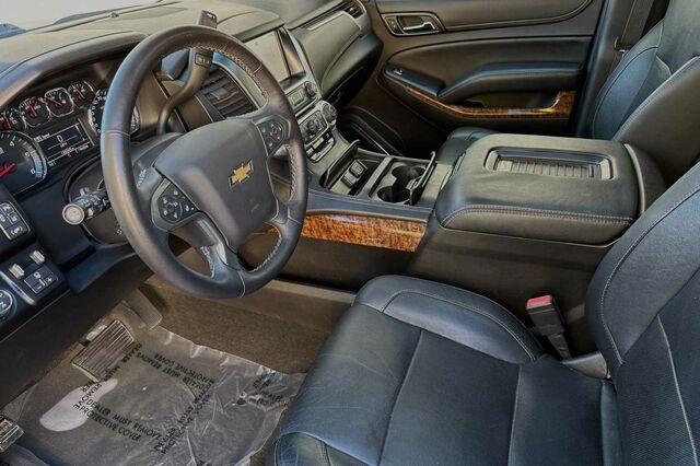 2015 Chevrolet Suburban LTZ 4D Sport Utility 10