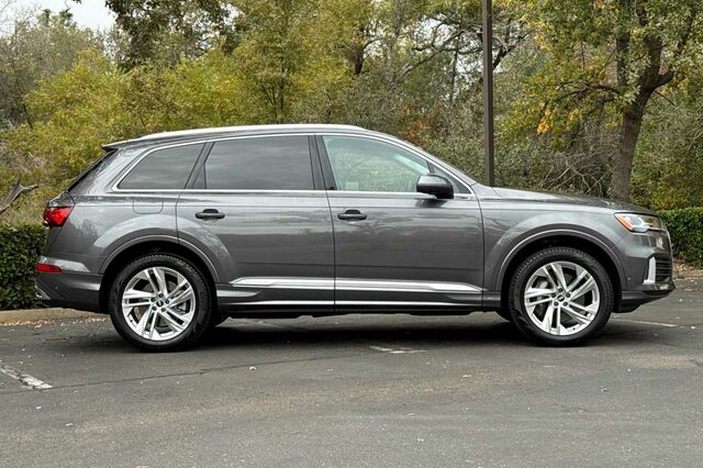 2022 Audi Q7 45 Premium Plus 4D Sport Utility 3