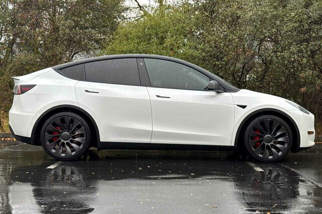 2021 Tesla Model Y Performance 4D Sport Utility 3