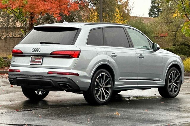 2025 Audi Q7 45 Premium Plus 4D Sport Utility 4