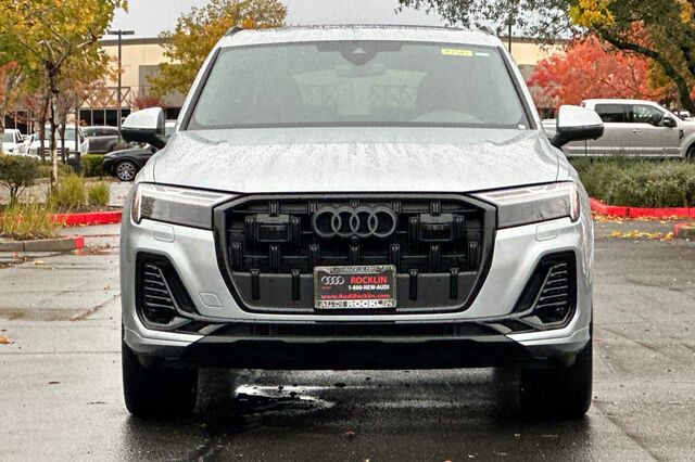 2025 Audi Q7 45 Premium Plus 4D Sport Utility 9