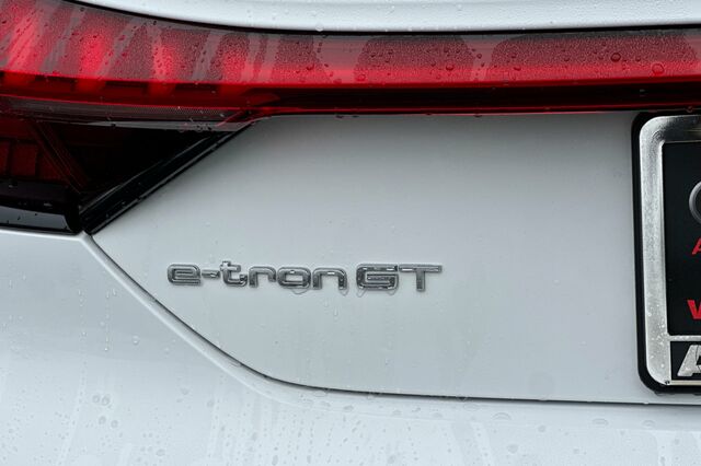 2023 Audi e-tron GT Premium Plus 4D Sedan 38