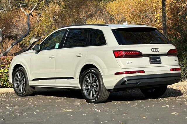 2024 Audi Q7 45 Premium Plus 4D Sport Utility 6