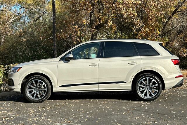 2024 Audi Q7 45 Premium Plus 4D Sport Utility 7