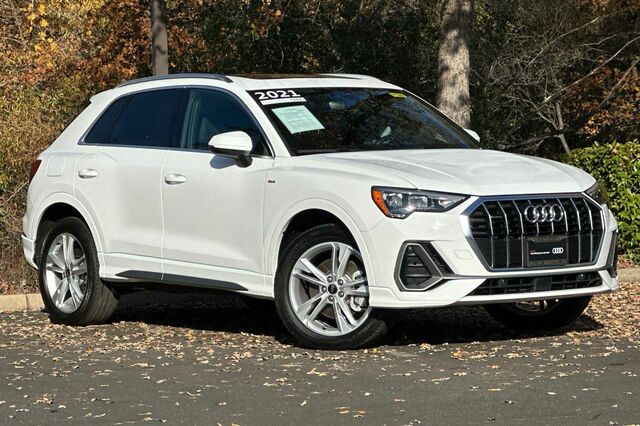 2021 Audi Q3 Premium 4D Sport Utility 2